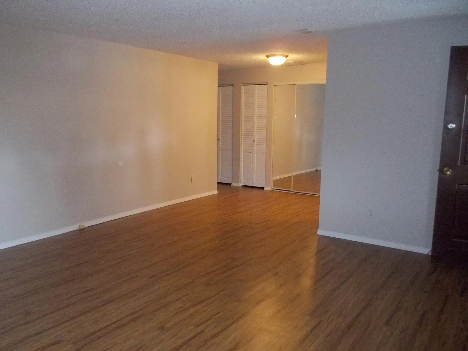 2 bed, 850 sqft, $1,500 — Photo 2