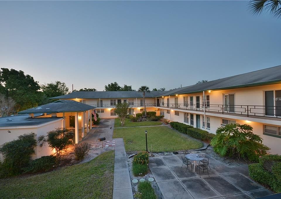 1st image of 825 N Primrose Dr