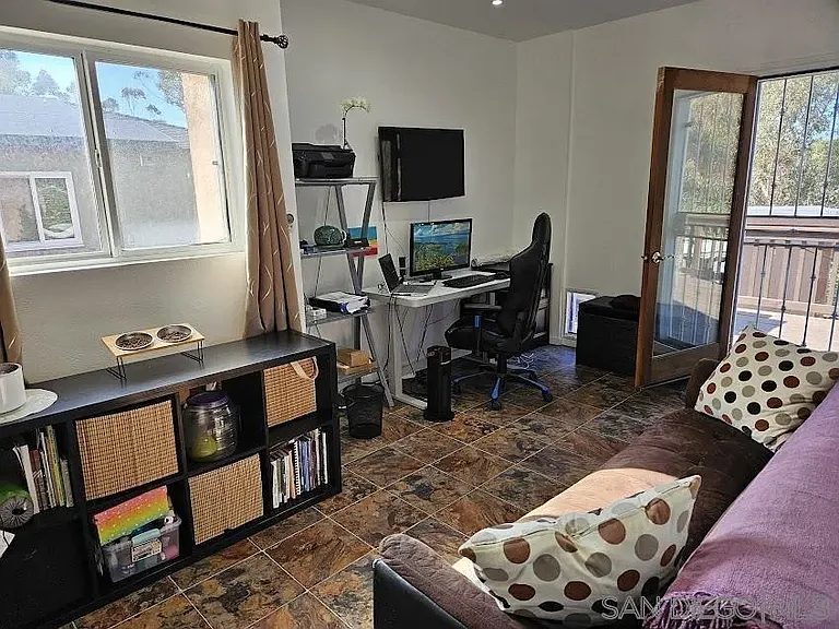 4076 Manzanita Dr — Photo 9
