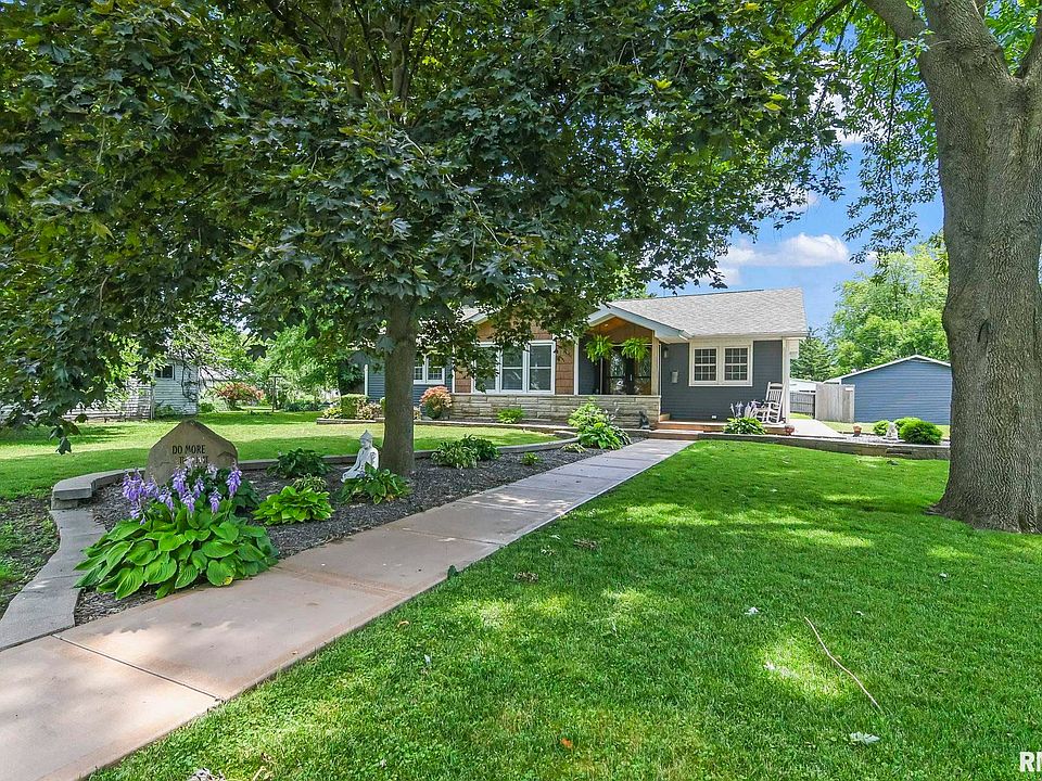 110 S Locust St, Assumption, IL 62510 Zillow