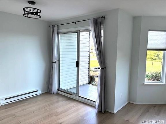 5th image of 9916 Daniel St #106
