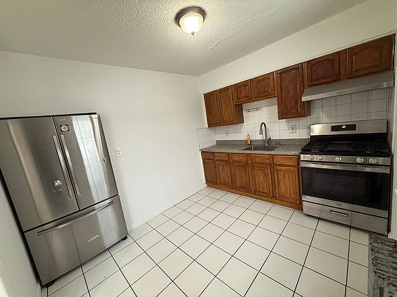 2nd image of 10417 Springfield Blvd Floor 2