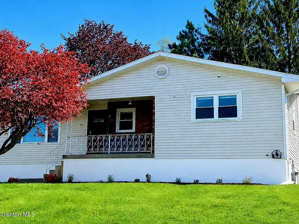 92 W Swallow St, Olyphant, PA 18447