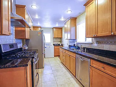 21439 Wardham Ave — Photo 15