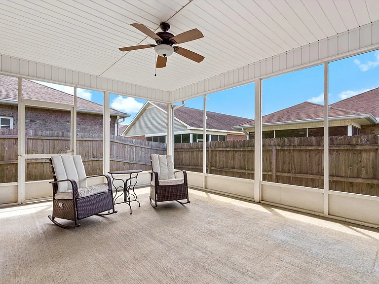 7899 Park Place Dr N — Photo 19