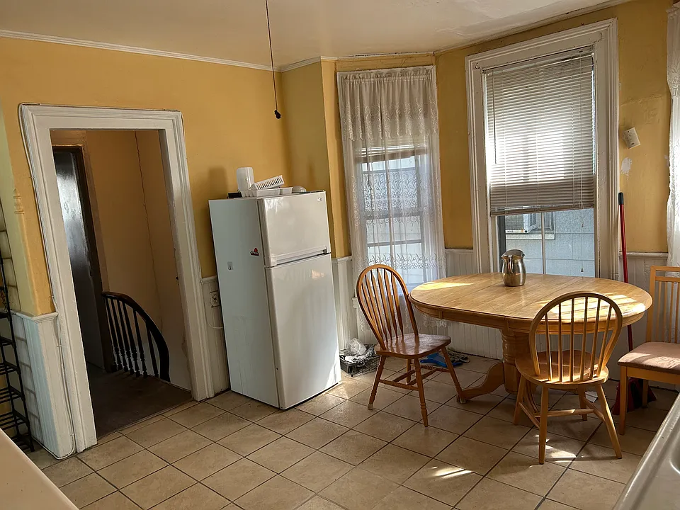 68 Mechanic St #2