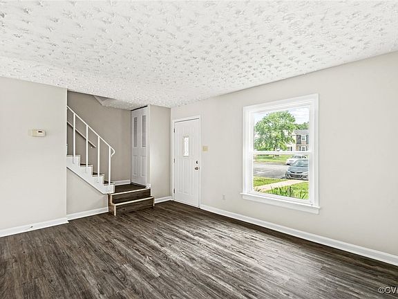 3rd image of 4706 Leadenhall Dr