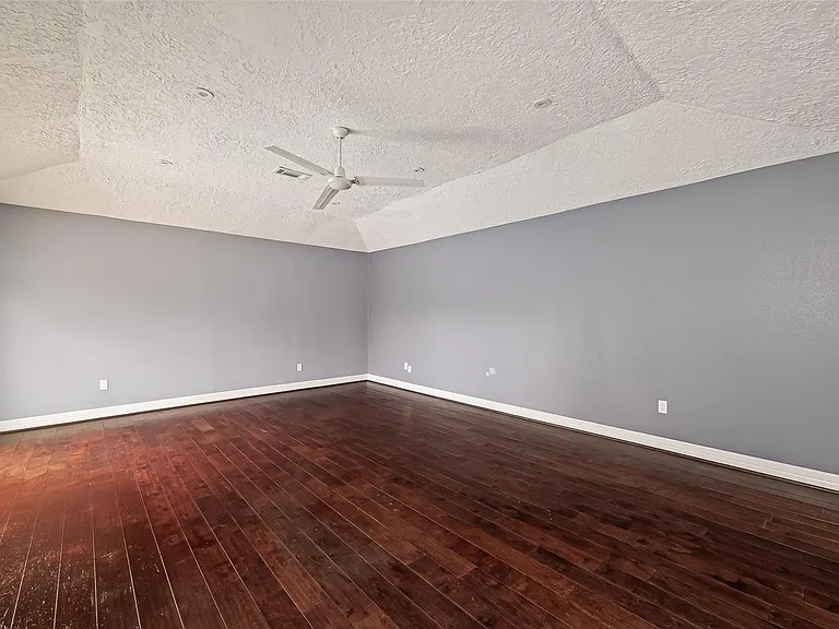 2130 Round Lake Dr — Photo 38