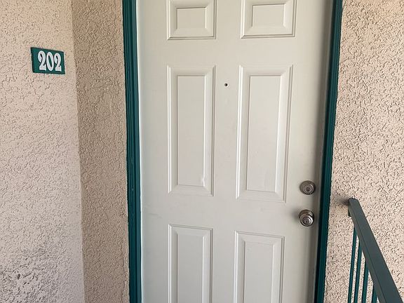 5th image of 5271 Lindell Rd Unit 202