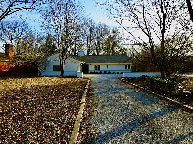 3191 E Broad St — Photo 49