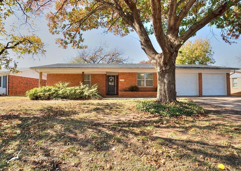 1st image of 2208 Glenwood Dr