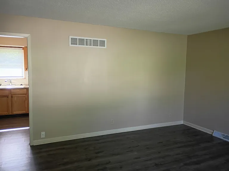 2710 NE Park St — Photo 7
