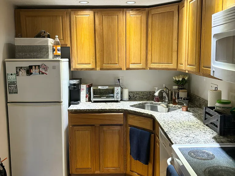 15 Euston Rd #4 — Photo 6