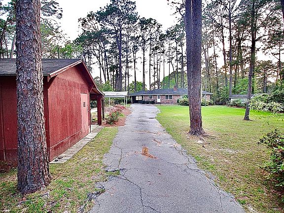 2nd image of 2301 Azalea Dr