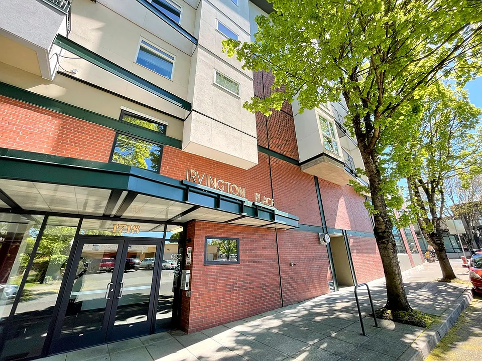 1718 NE 11th Ave #306