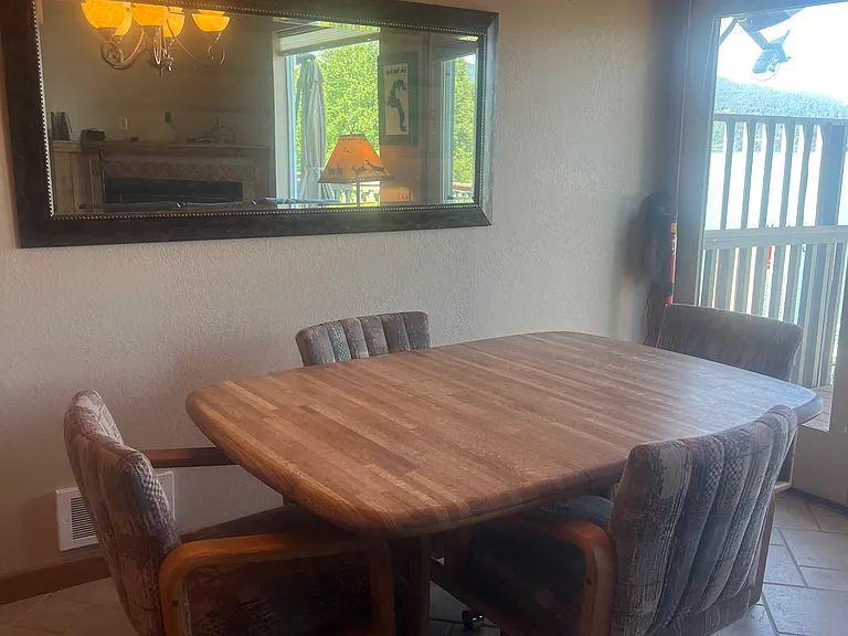Whiskey Jack Cir — Photo 5