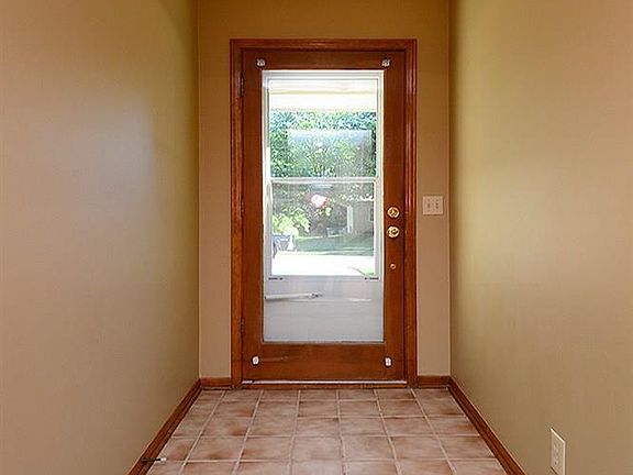 3rd image of 16565 Dorcas St