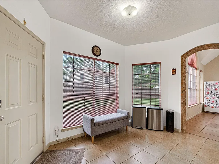 811 Colony Glen Ct — Photo 15