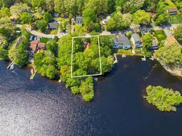 66 W Shore Dr, Exeter, RI 02822