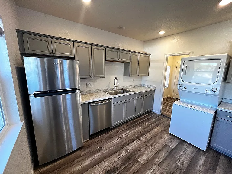 860 Quincy St #860 — Photo 9