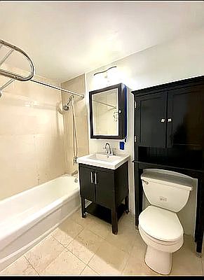 2nd image of 530 W 47th St APT 5D