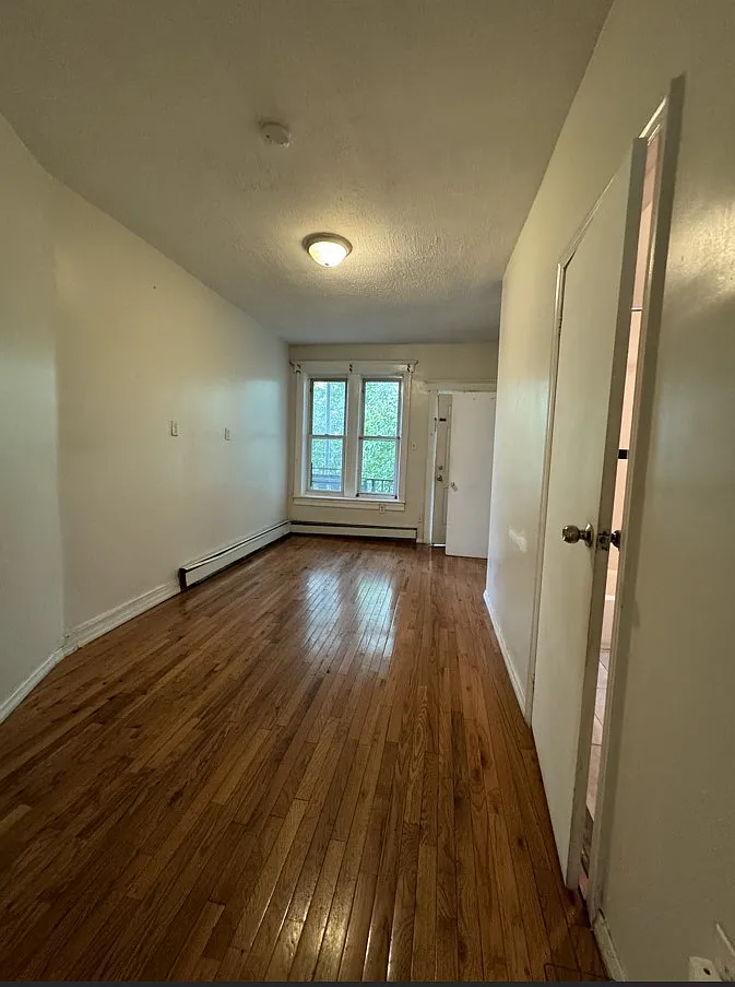 2 bed, 800 sqft, $1,950 — Photo 2