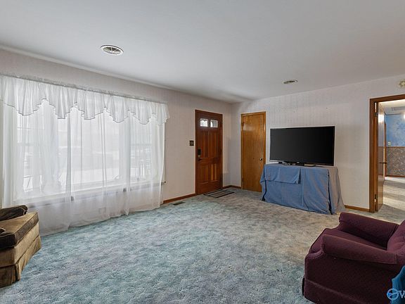 4th image of 609 Vance Rd SW