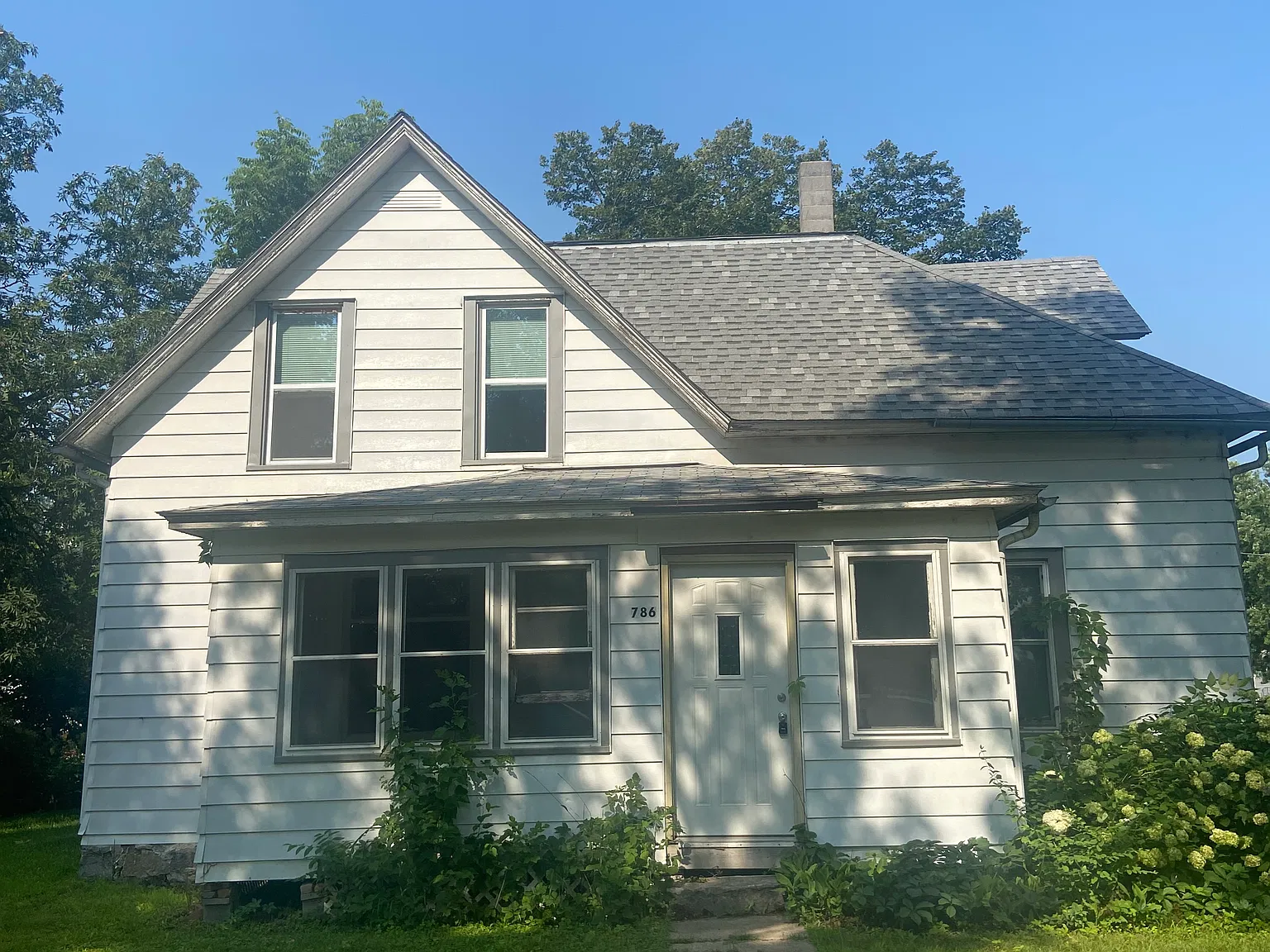 2 bed, 950 sqft, $825 — Photo 1
