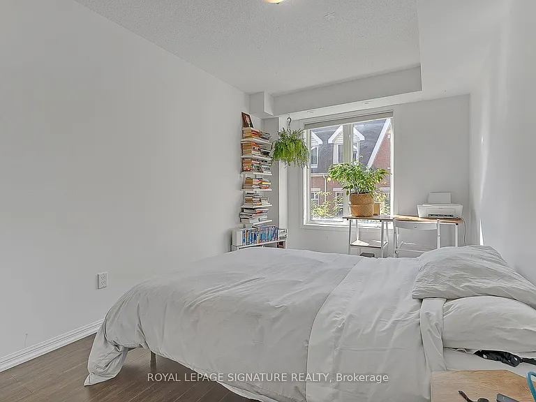 28 Laidlaw St #1612 — Photo 14