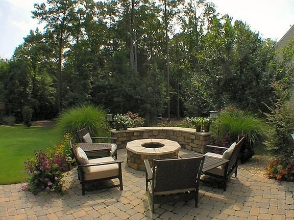 3rd image of 218 Amelia Ln