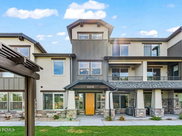 10374 S Sage Canal Way, Sandy, UT 84070