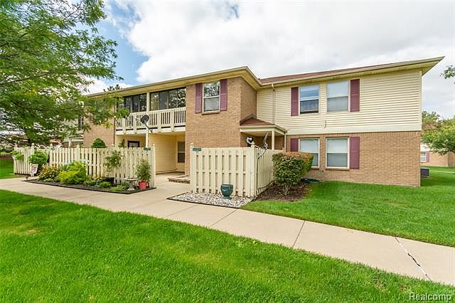 1st image of 61107 Greenwood Dr #1
