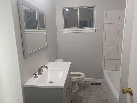 5th image of 13 Lois Ln