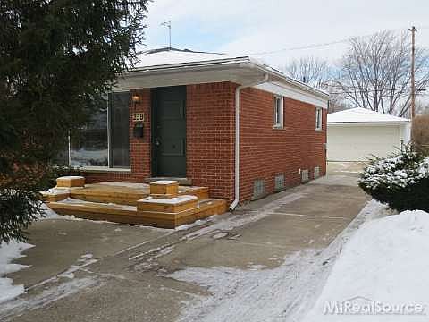 1st image of 239 N Manitou Ave