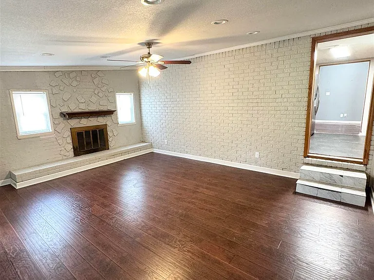 4541 Marseille Dr — Photo 21