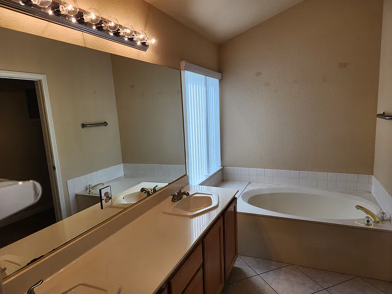 9580 World Cup Dr — Photo 6