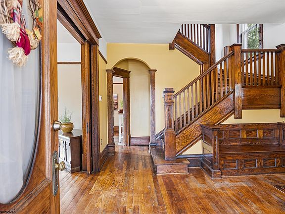 5th image of 470 Cobun Ave