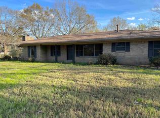 6104 Sulphur Springs Rd, Pine Bluff, AR 71603
