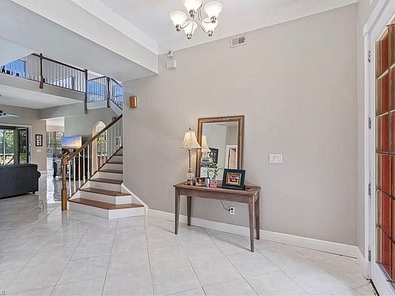 3rd image of 6756 Southern Oak Ct