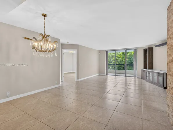 3500 Mystic Pointe Dr APT 302, Aventura, FL 33180