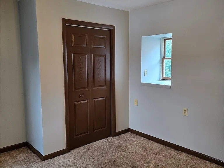 196 W Madison St #4 — Photo 14
