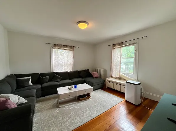 34 Pelham St #2, Newton, MA 02459