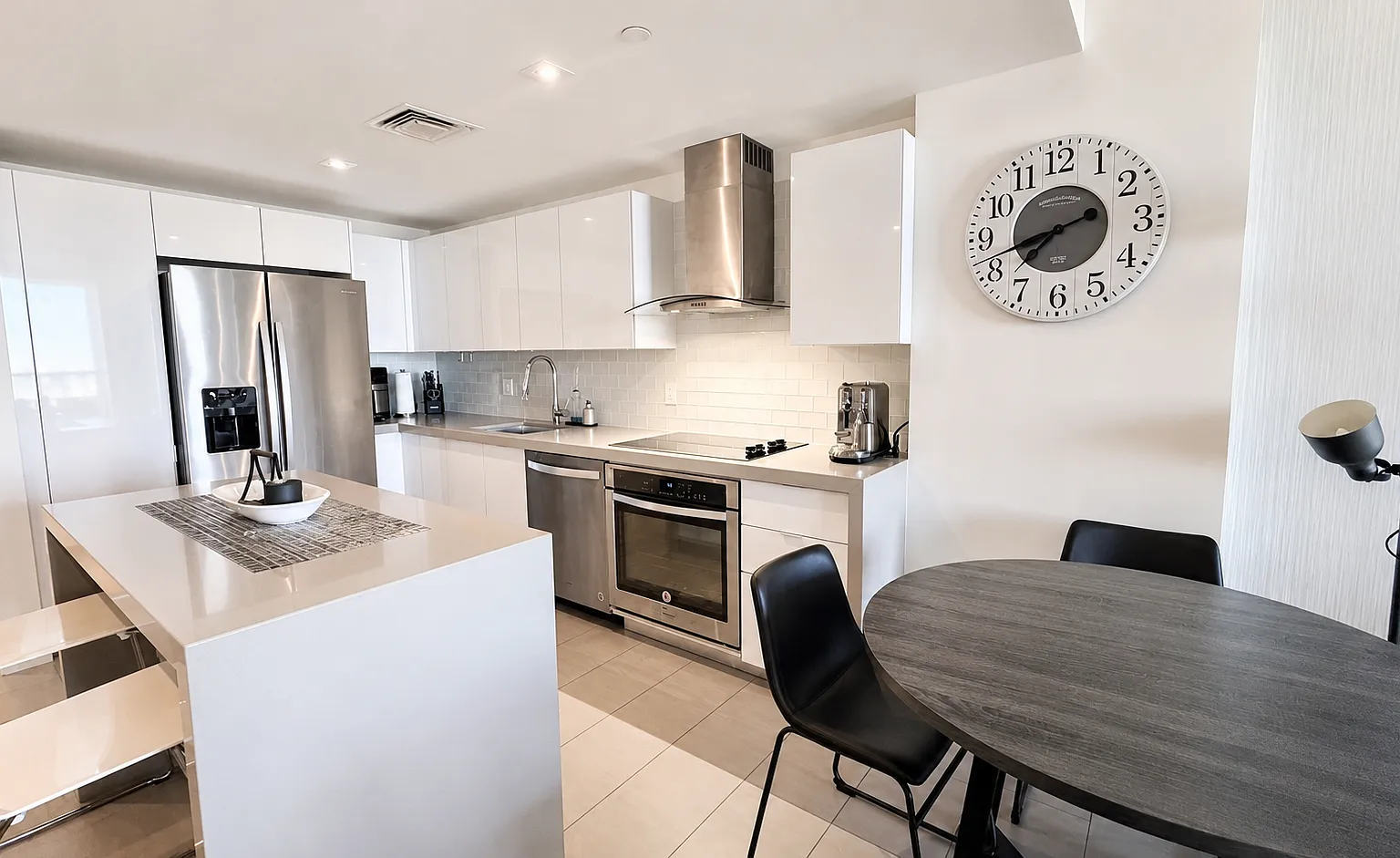 2 bed, 1.5 bath, 850 sqft, $3,400 — Photo 3