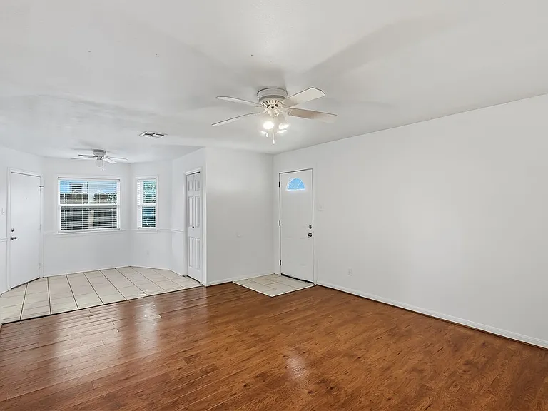 1521 Hawk Tree Dr — Photo 7