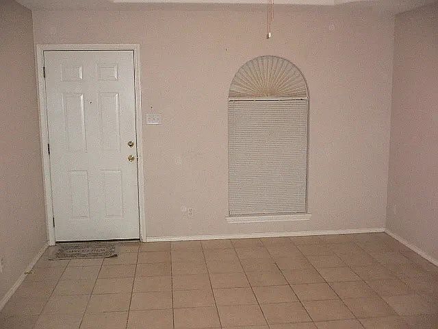2nd image of 1118 Encanto Ave #5