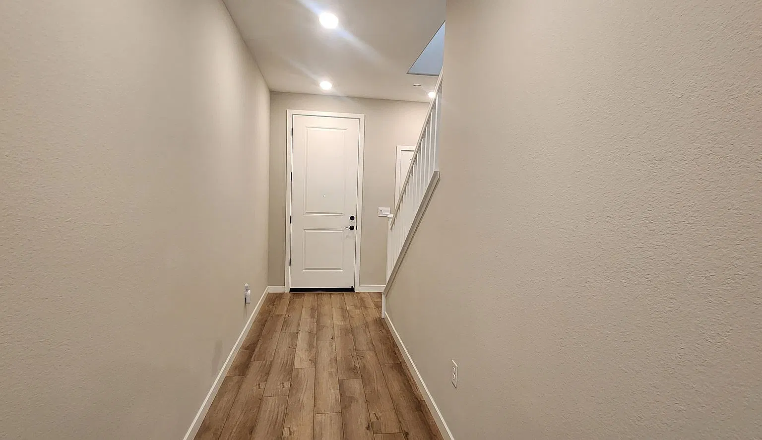 Beautiful Home in Elk Grove — Photo 3