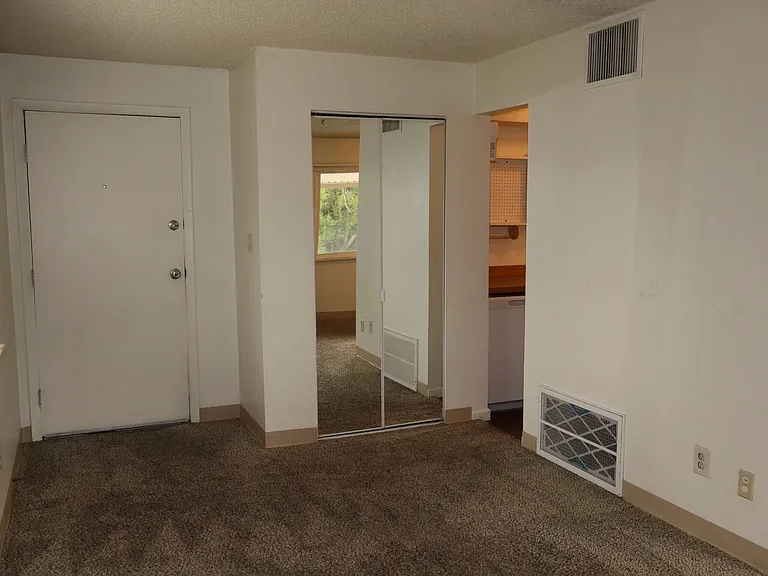 1705 Heatheridge Rd #M303 — Photo 2