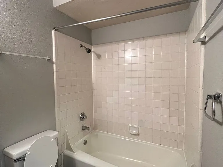 15220 SE Stark St #1-21 — Photo 43