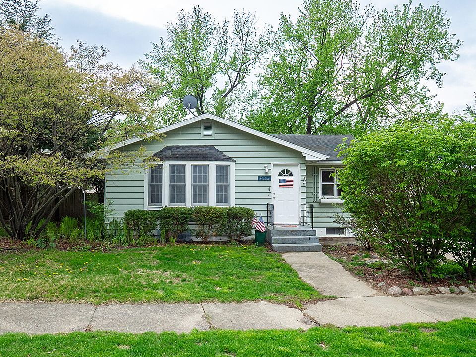 1st image of 923 Bell Ave