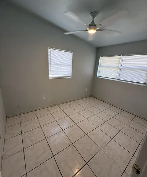 868 Tomkins St — Photo 14